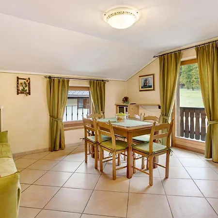 Aris Palipert Apartment
